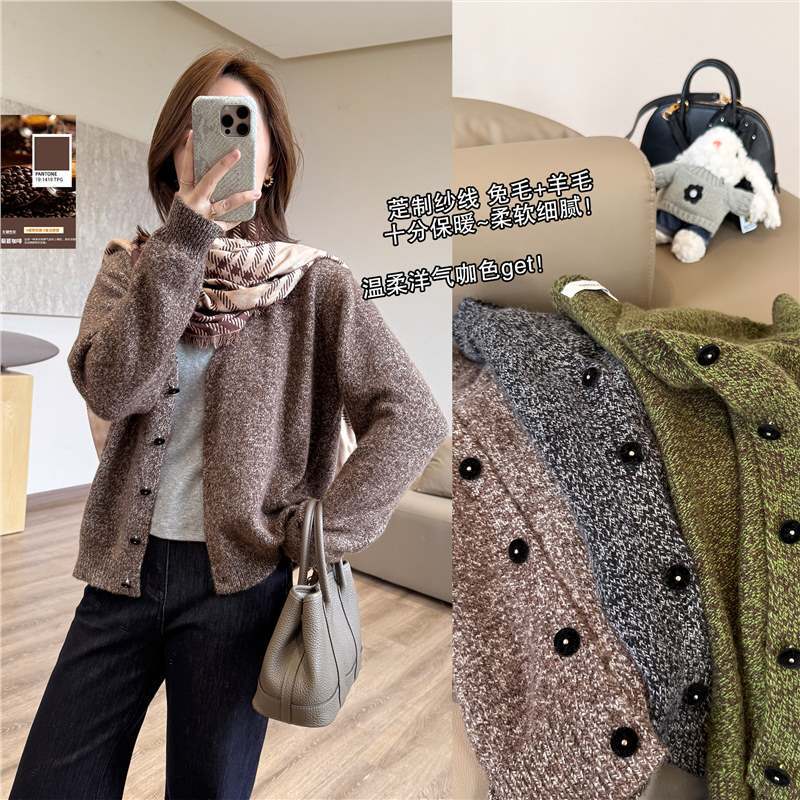 High-End Atmospheric Floral Yarn Raccoon Cardigan, Lazy V-Neck Velvet Button Warm Large Sweater Rabbit Wool Coat for Women in Autumn