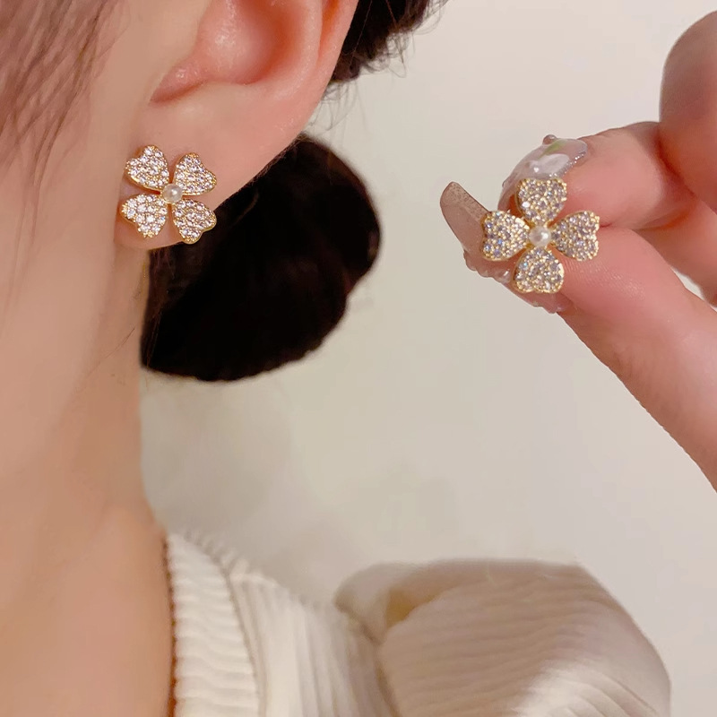 E714 드릴 4 잎 클로버-골드