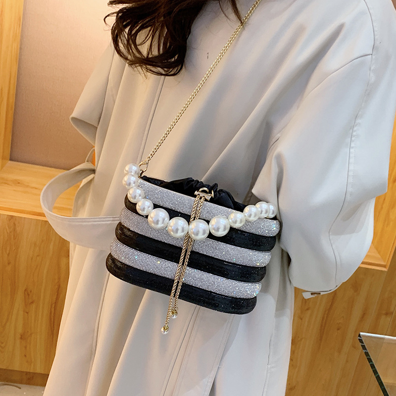 Bolso de lujo con cadena de diamantes y ondas, diseño francés, con diseño de cubo estúpido, brillante, con perlas de hadas y agua_voghion.com