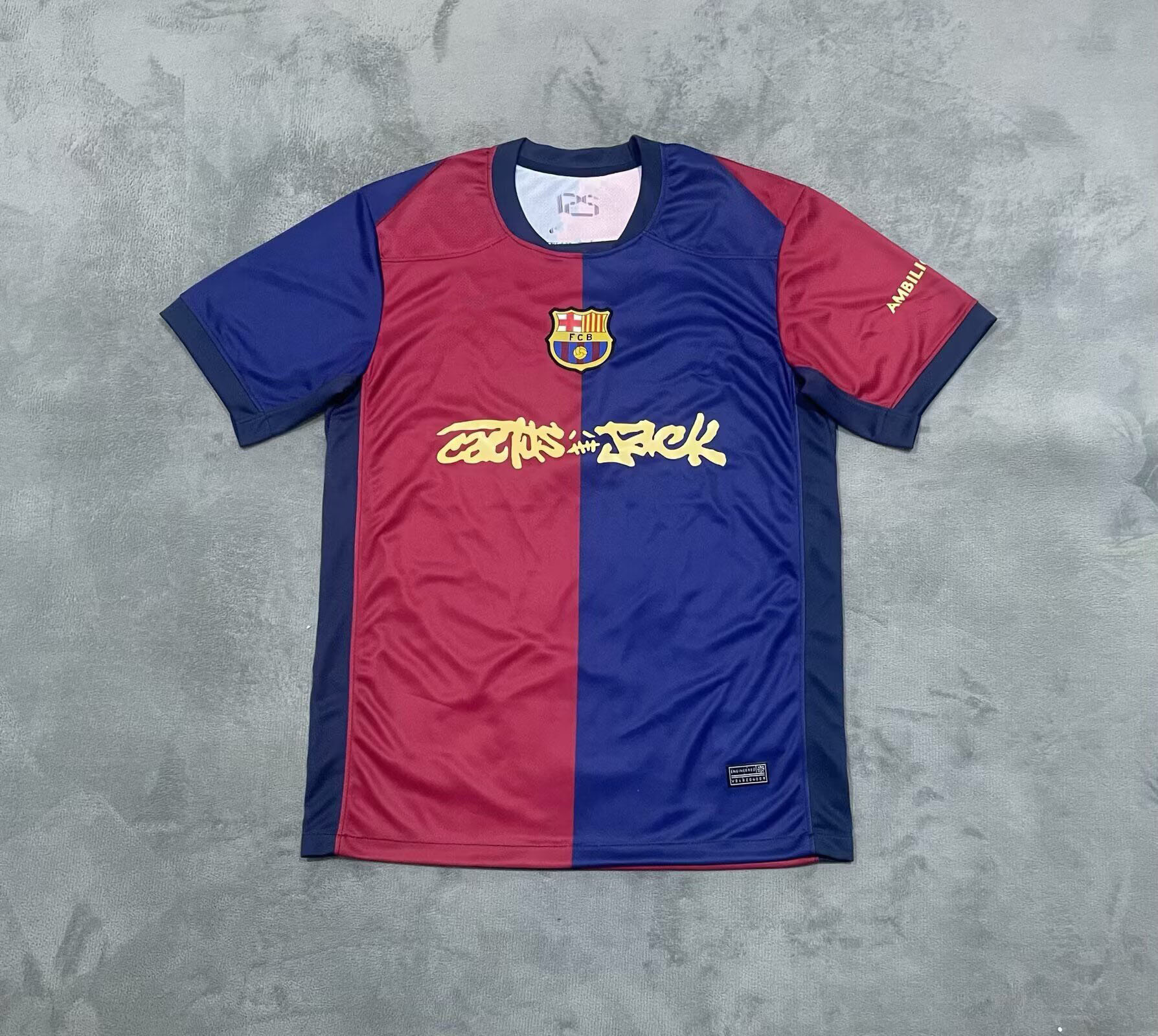 25-26 Fabricante especial de ropa de fútbol venta directa de una camiseta de malla camiseta de mangas cortas ropa de fútbol deportiva