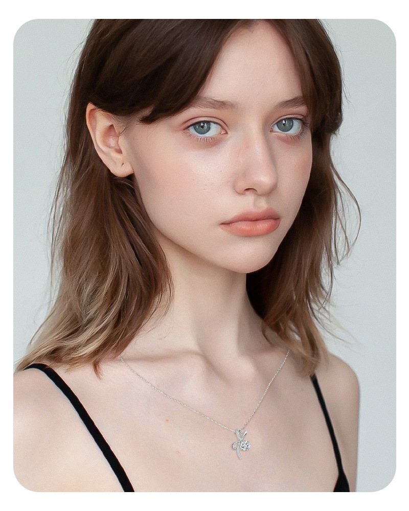 Fashion S925 Sterling Silver Bow Necklace with Moissanite Pendant, A Delicate Light Luxury Jewelry for Girls