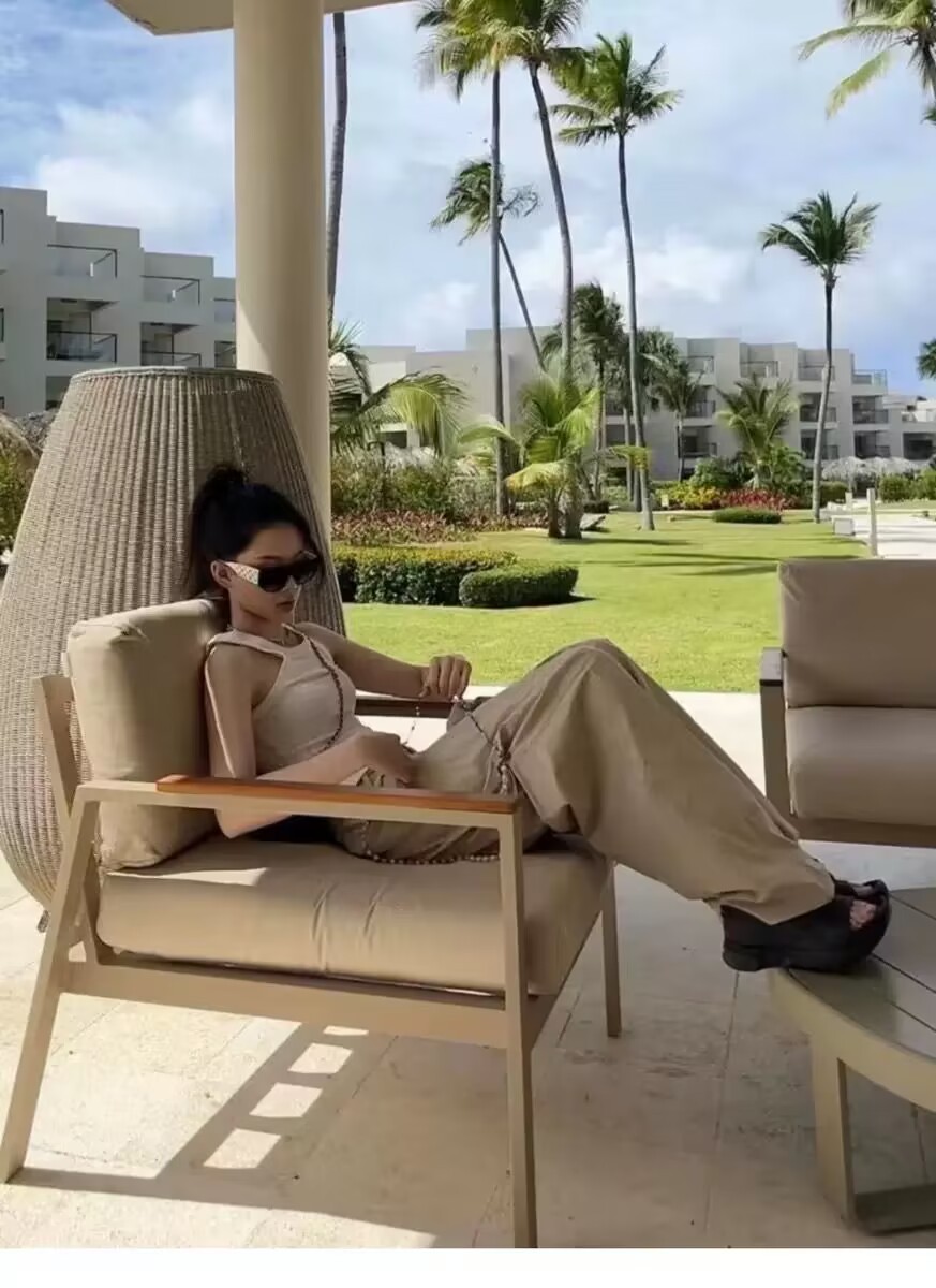 Sommer-Hausschuhe mit dicken Sohlen für Damen, 34 Yards, neue Plateauschuhe, 9 cm, Super-High-Heels, koreanische Version, Slip-on-Strandschuhe, Flut_voghion.com