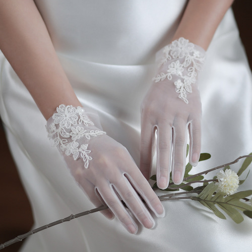 WG060 White Wedding Gloves Elegant Super Fairy Short Lace Wedding Photo Dinner Party Gloves Wholesale