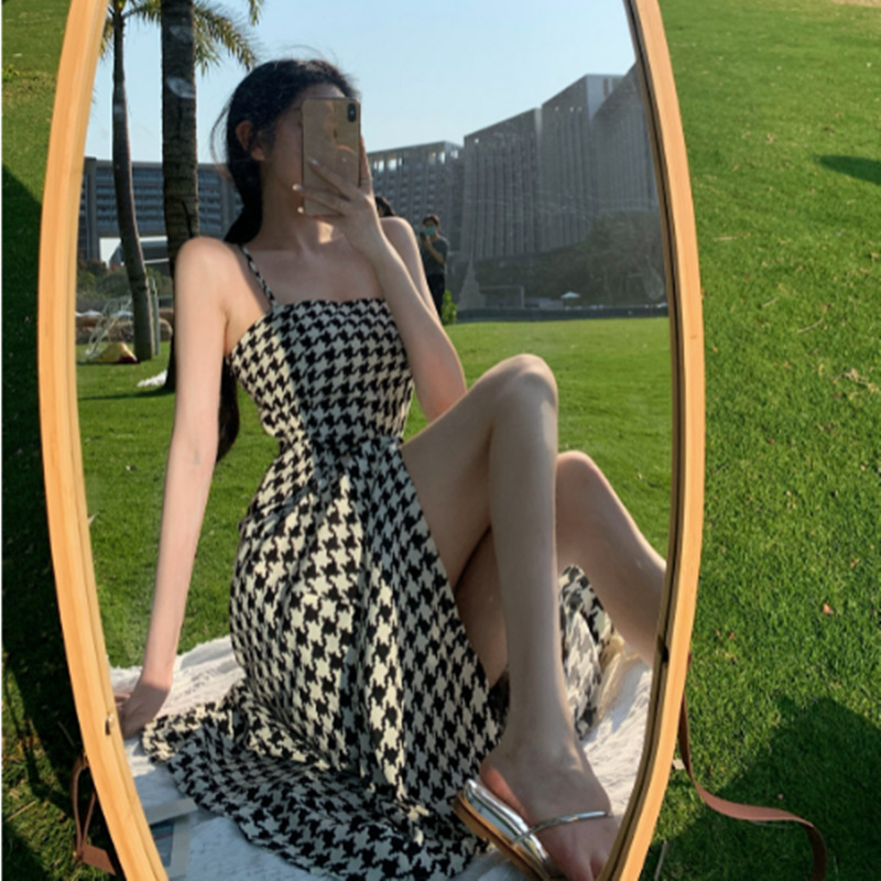 French Style Houndstooth Sling Dress Summer Women\'s 2023 New Tight Waist Slimming Design Sense Split Long Dress Trendy