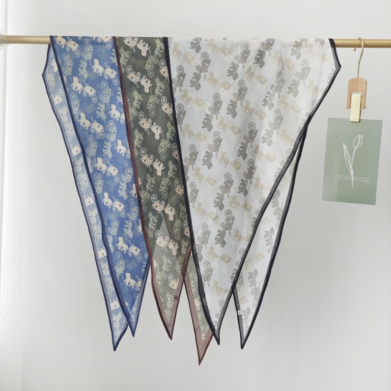 Azul retro carro bufandas de seda mujer 2025 primavera y verano nuevo estilo de alta calidad de seda simulada bufandas de diamante de moda