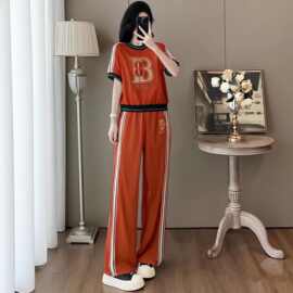 2025年夏季轻奢炸街减龄烫金圆领五分袖条纹运动衫卫裤两件套装女