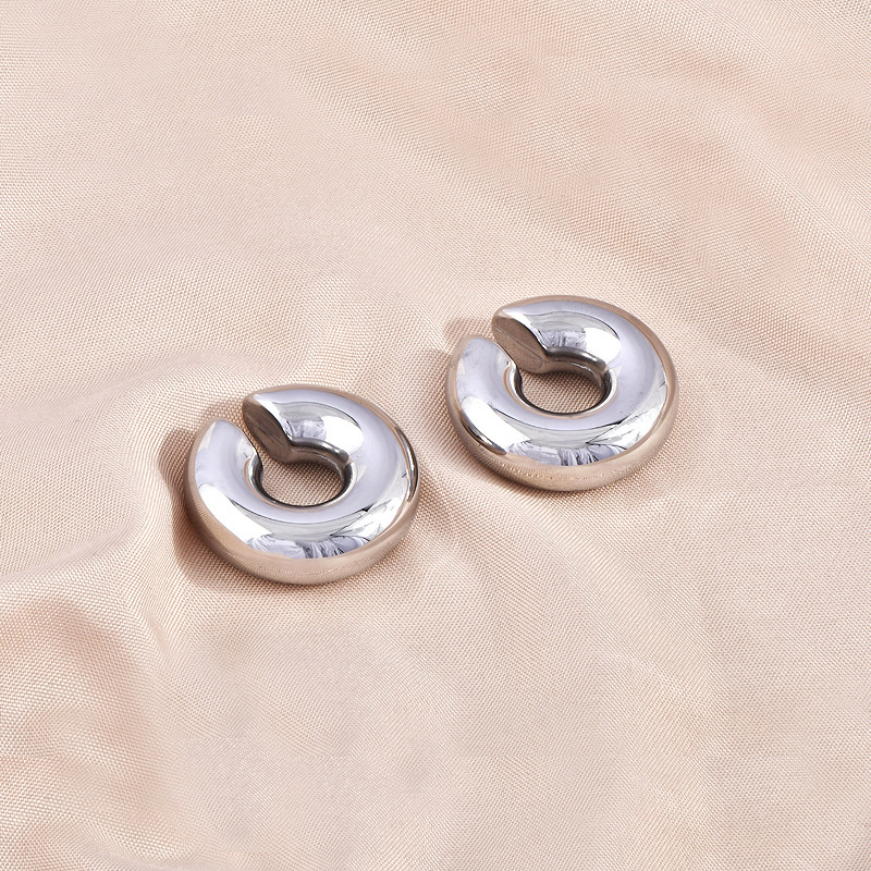 1 Piece Simple Style Solid Color Plating Stainless Steel Gold Plated Ear Cuffs display picture 4