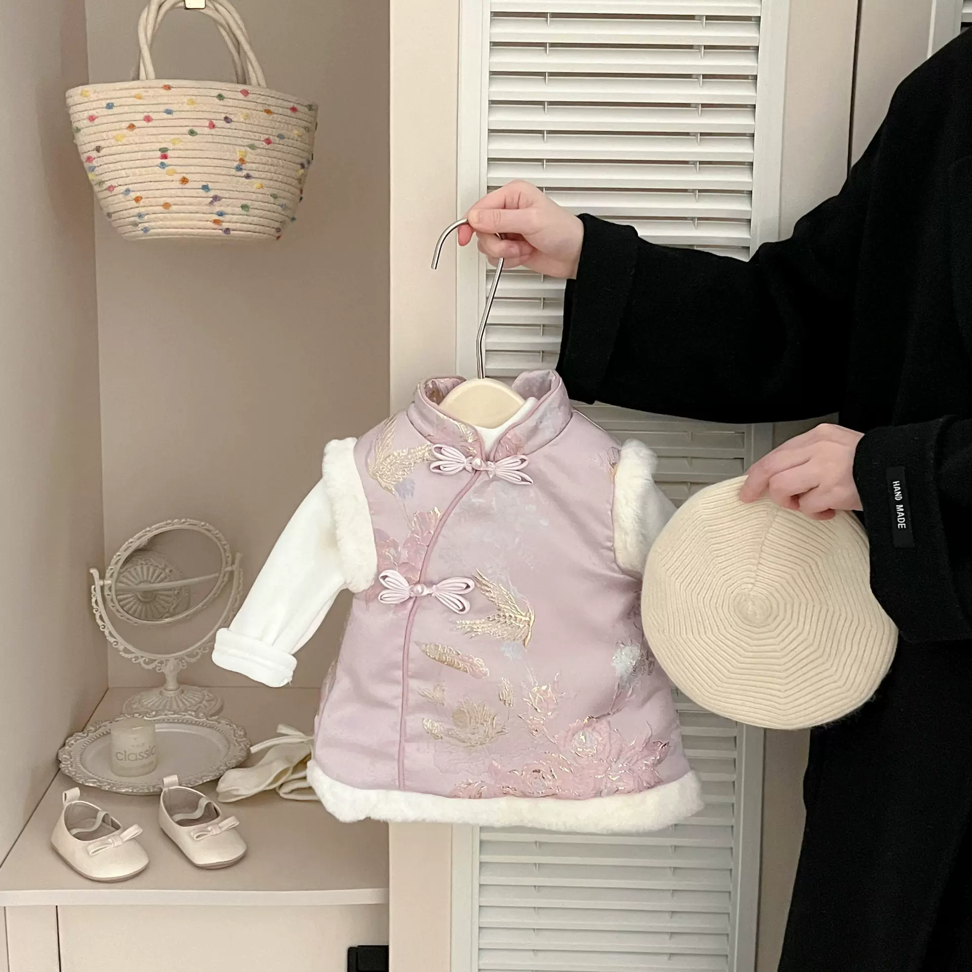 汉服女童连衣裙秋冬装宝宝周岁衣服夹棉儿童唐装中国风过年拜年服