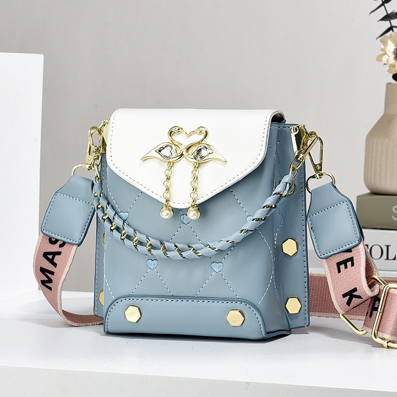 Bolso de teléfono móvil para mujeres 2025, nuevo bolso en línea, bolso de hombro de textura de moda, bolso de cadena de perlas de aire exterior
