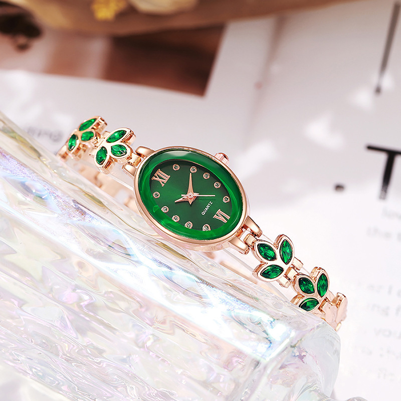 2025 Foreign Trade Popular Clover Watch Women's Fashion Quartz Watch Trendy Easiest for Match Watch Manufacturer Wholesale Delivery