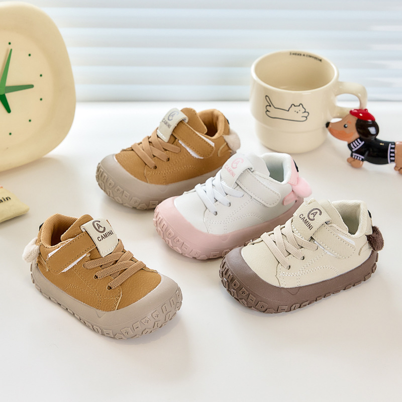 2026 primavera y otoño zapatos para bebés impermeables zapatos para bebés zapatos para bebés antipatadas zapatos de sola suave zapatos para niños en stock image 4