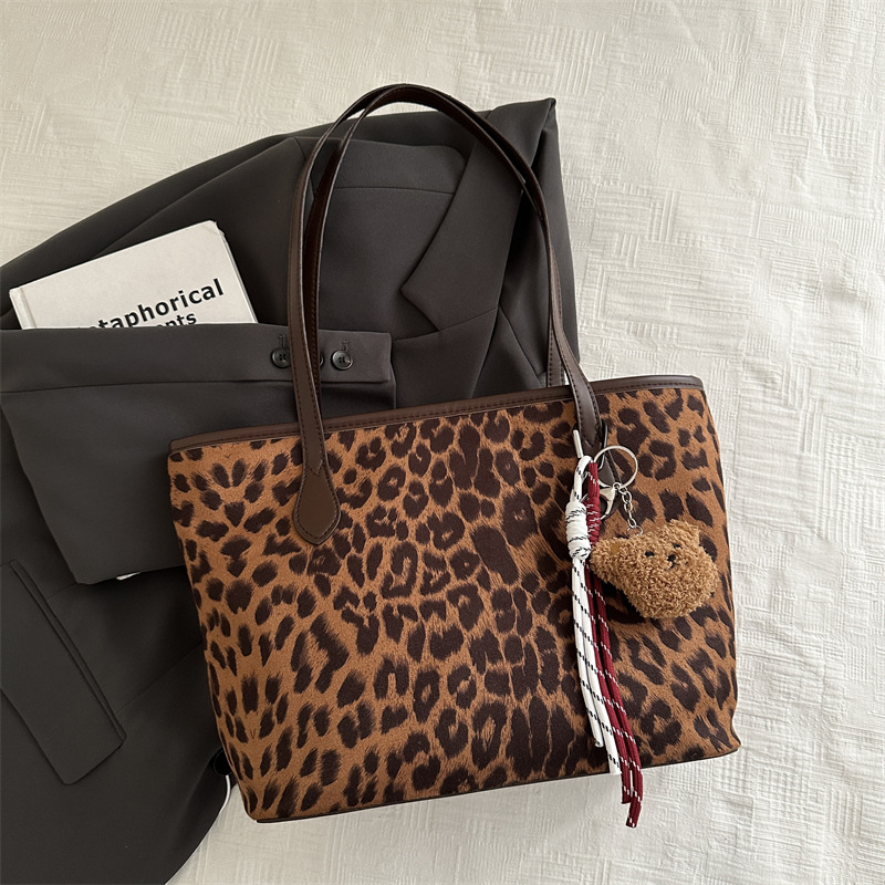 Colgante de cinta marrón amarilla