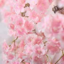 樱花花藤空调管道房顶长条吊顶室内装饰塑料花条藤条缠绕垂吊