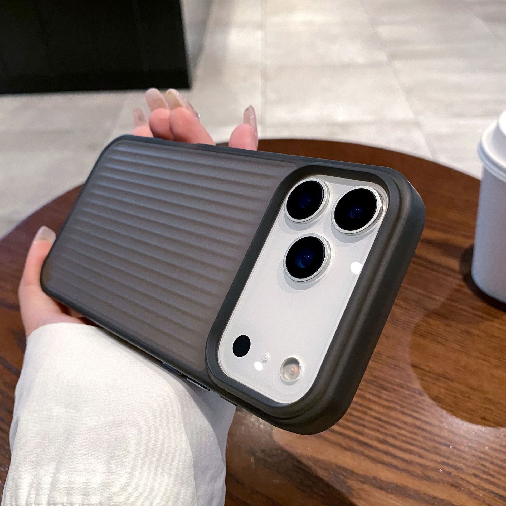 Nuevo patrón ondulado de alta calidad 2 en 1 para Apple 17 proMax caso de teléfono iPhone 16 amortiguado