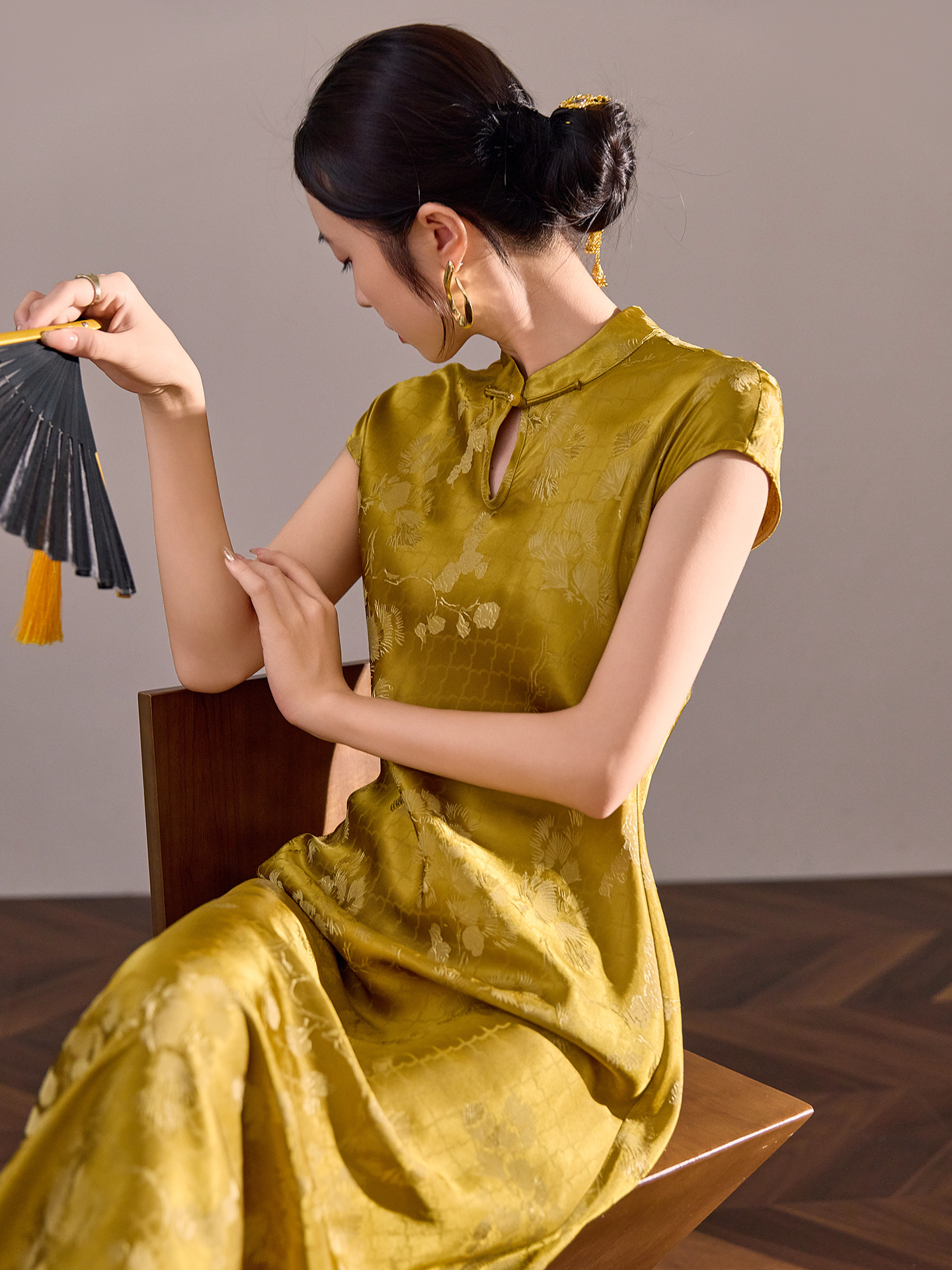 Váy suông midi không tay thêu họa tiết quốc phong cải tiến mùa hè — vàng, màu xanh bạc hà, Bột quế