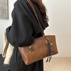 高颜值感复古大容量包包女士2025新款秋冬季通勤单肩包手提托特包
