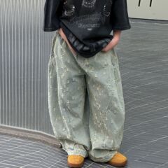 子供服子供ハンサムジーンズ2025春新作男の子ゆったりカジュアルパンツ小中型子供用万能ズボントレンド