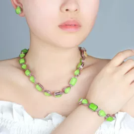 耳钉;耳环;项链