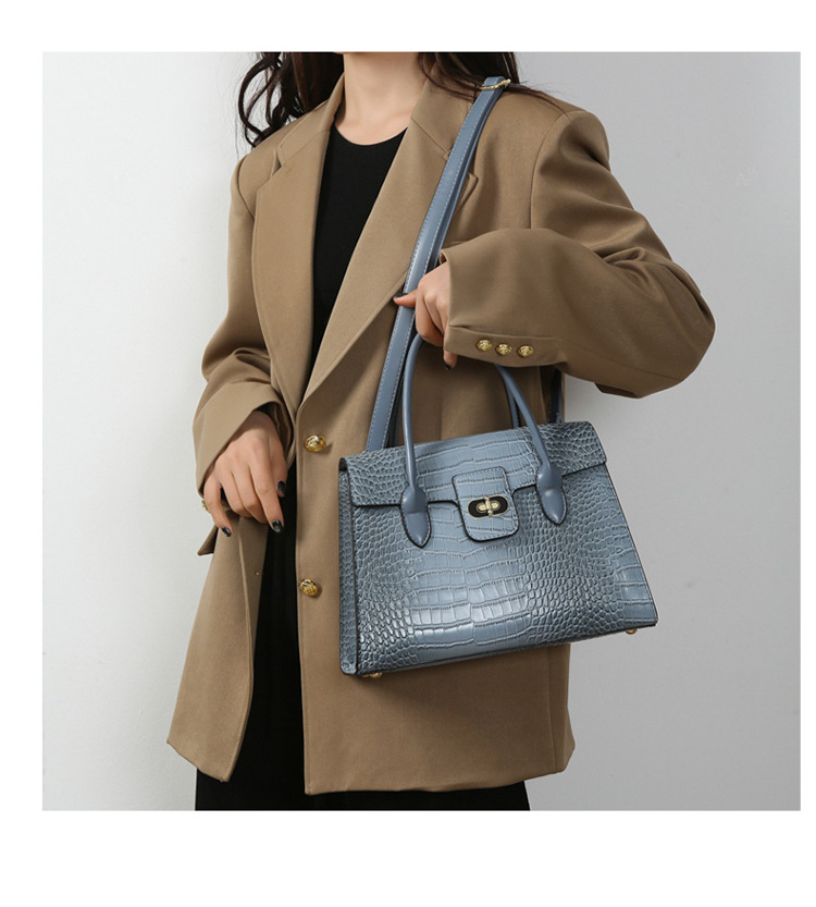 1325g Weight Polyester Lining Material Sewing Thread Fashion Element Zipper Closure Type Double Handle , Sling Strap Strap Type Crossbody Bag Bags Type Casual, Business, Daily Occasion Pu Leather Material Crocodile Pattern All Seasons Season Women's Gender Elegant Style Square Shape Women's Pu Leather Crocodile Elegant Sewing Thread Square Zipper Crossbody Bag 27