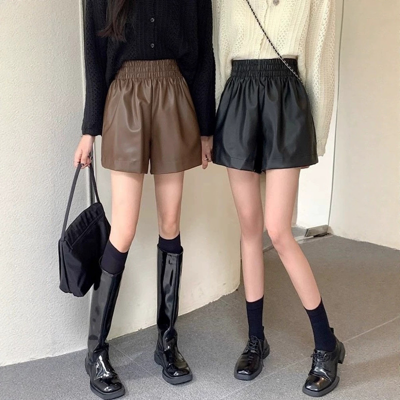 Plus-size women's high-waisted leather shorts, autumn 2025, black A-line wide-leg PU leather pants with elastic waistband, casual pants