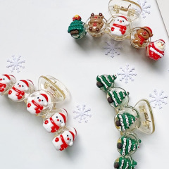 国境を越えた欧米のクリスマスギフトボックスサンタクロースさんの後頭部がサメを挟んで祝日の新型アニメ