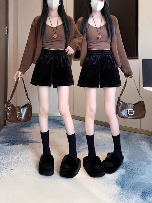 Velvet Wide-Leg Shorts for Women's Outer Wear 2024 Autumn and Winter New Style Elastic Waist Fashionable Elegant Black Slimming Look Versatile Boot Pants