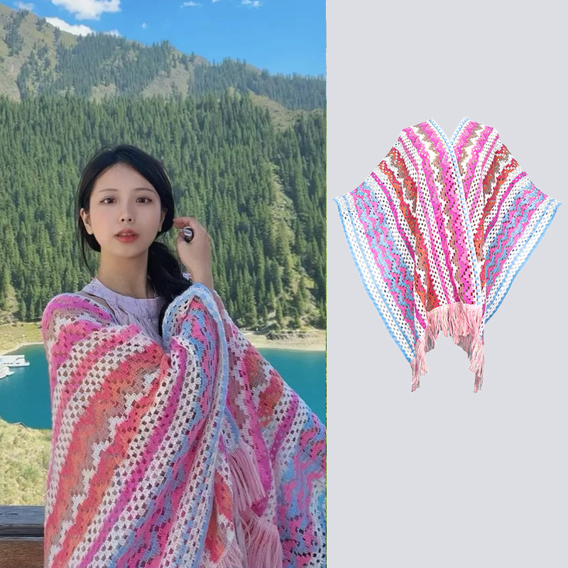 Viaje en el oeste de Sichuan vestido con una capa de chal de peluche de Yunnan Xinjiang de otoño y invierno estilo nacional de punto capa de rayas