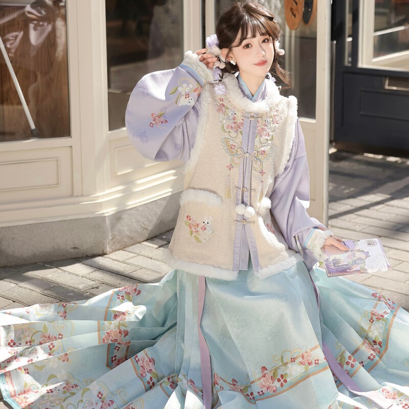 Nuomi Rabbit 2025 New Original Ming Dynasty Hanfu Women's Winter Thickened Bi Jia Mamian Skirt Slimming Set Nuomi Rabbit 2025 New Original Ming Dynasty Hanfu Women's Winter Thickened Bi Jia Mamian Skirt Slimming Set