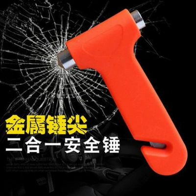 Car on the line of fire – Rescue Rope, Safety Hammer