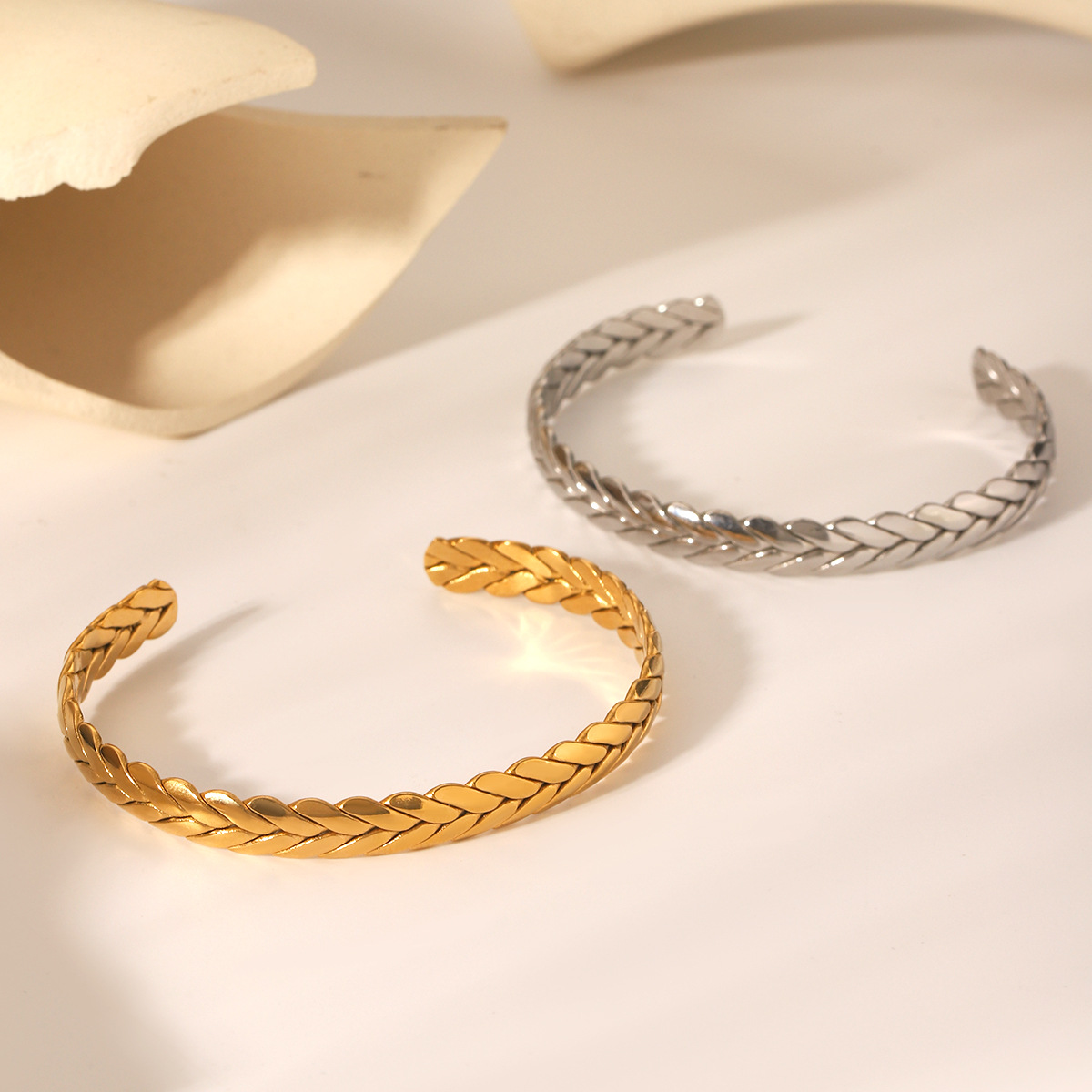 Brazalete abierto de espiga de trigo de acero inoxidable europeo y americano transfronterizo para mujer, pulsera de acero de titanio simple y de alta calidad, joyería de todo fósforo que no se desvanece