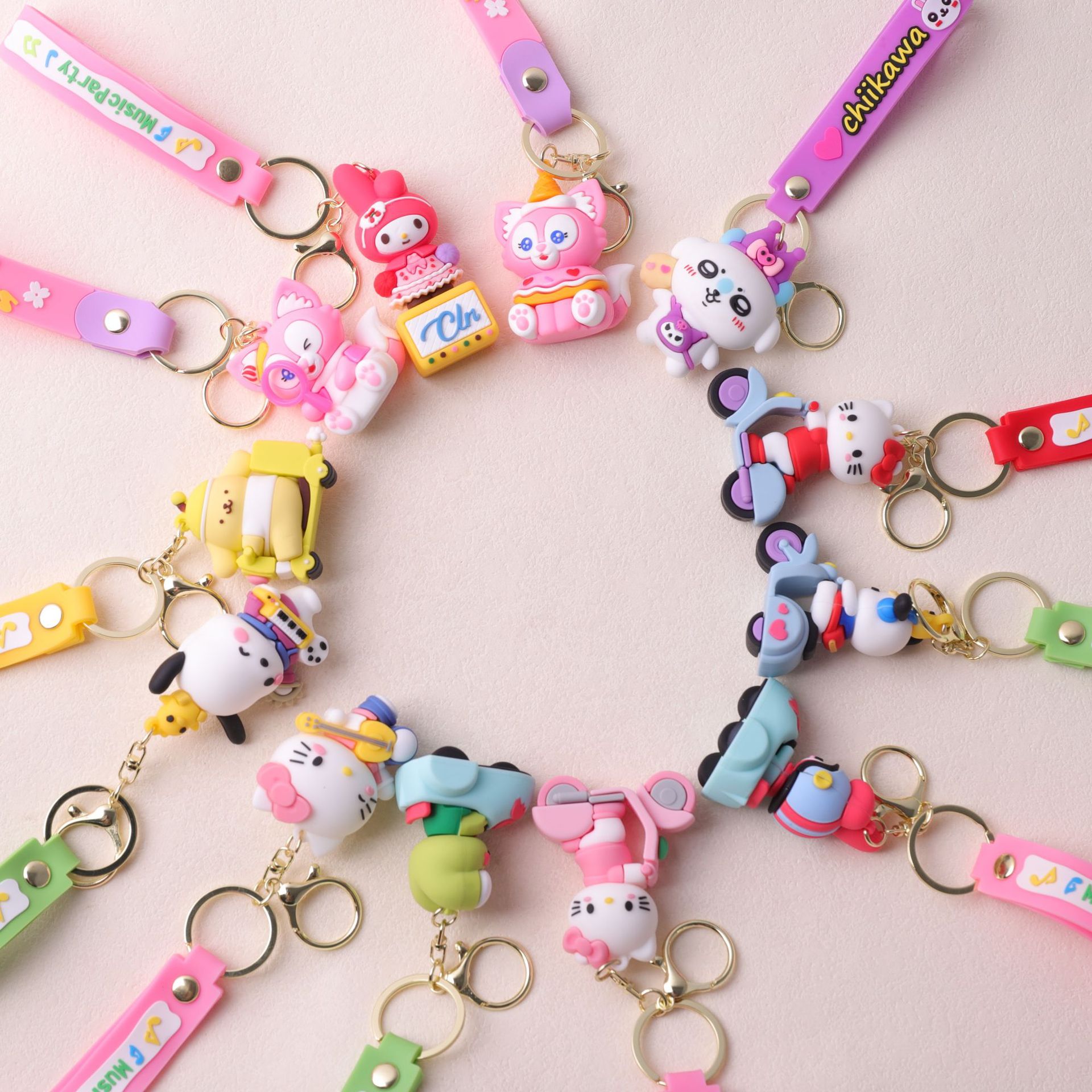 Sesame Street colgante muñeca joyería linda al por mayor de dibujos animados motocicleta colgante mochila pareja llavero llavero llavero