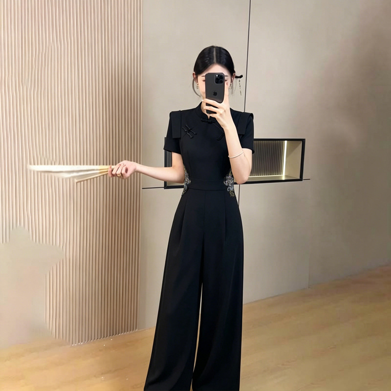 Women's elegant jumpsuit, 2026 summer new style, slim fit, flattering, luxurious and high-end one-piece jumpsuit.