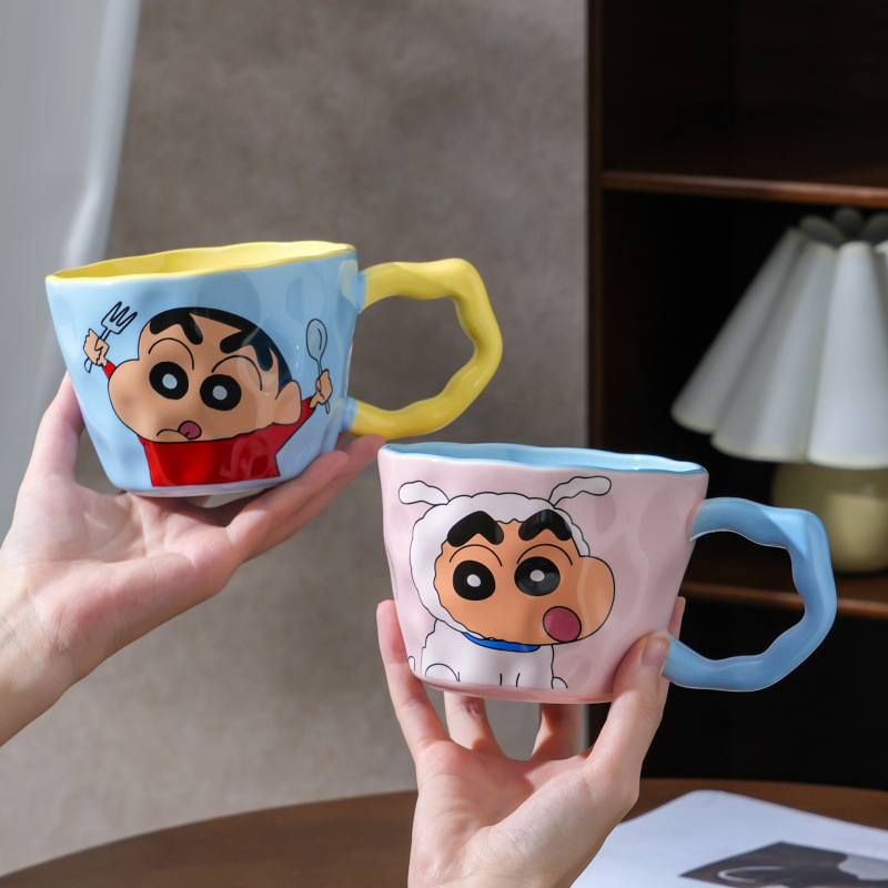Crayón pequeño nuevo auténtico autorizado taza de copa con cubierta taza de paja para parejas de niñas de oficina taza de agua de alto valor facial