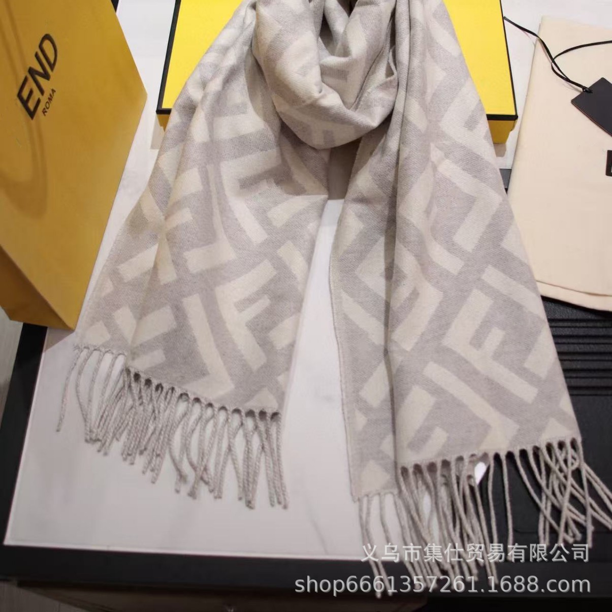 F bufandas de letras mujeres invierno versátil red nuevo engrosado calentamiento imitación chal de cashmere coreano guapo