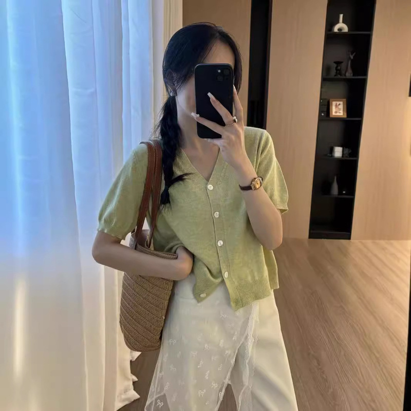 Imiss High-End Products from the Thirteen Lines! 2026 Spring/Summer Collection, Slim-Fit V-Neck Versatile Knit Cardigan for Women, Containing Cashmere and Wool