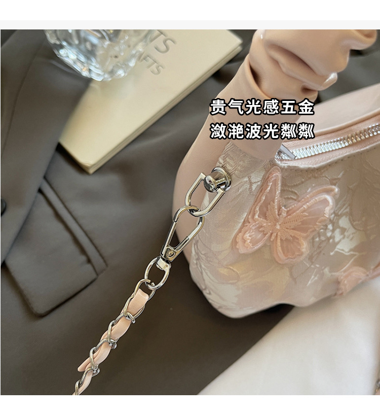 New Chinese-style embroidered bag for women, 2025 new summer commuting crossbody bag, niche ancient-style hand-held bucket bag Application Scenario