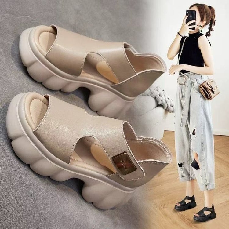 Sandallas romanas de piel suave de dedo abierto para mujeres verano 2026 nuevo muffin hueco con base gruesa versátil de tacones de sandallas de mujer