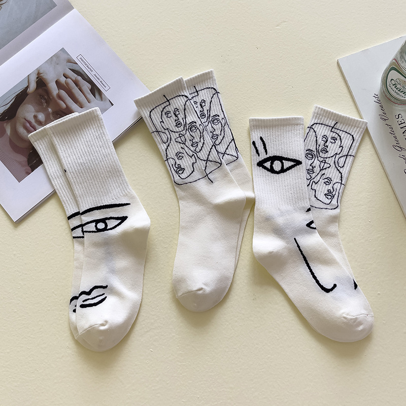 Boneless stitching abstract line painting personalized creative men's and women's mid-calf length socks European and American street fashion sports cotton socks Boneless stitching abstract line painting personalized creative men's and women's mid-calf length socks European and American street fashion sports cotton socks