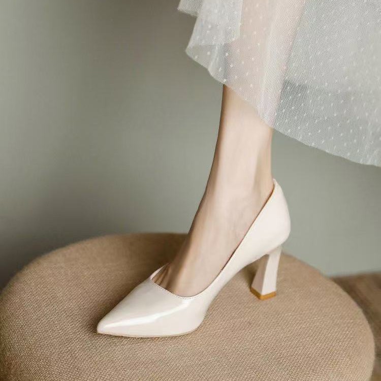 2025 nuevos zapatos de piel suave con falda de viaje profesional no cansados pies desnudos tacones altos de punta gruesa para mujeres