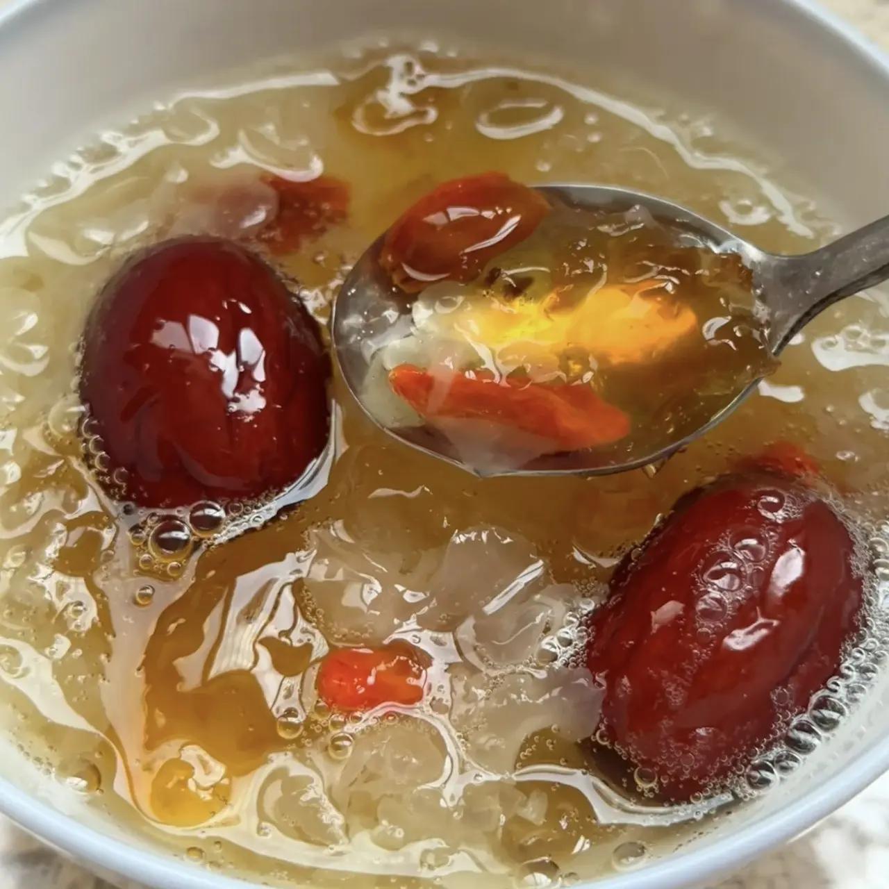 Dried White Fungus Tremella Small Snow Ear Yin Er 500g Sun Dried for Soup and Sweet Desserts key features