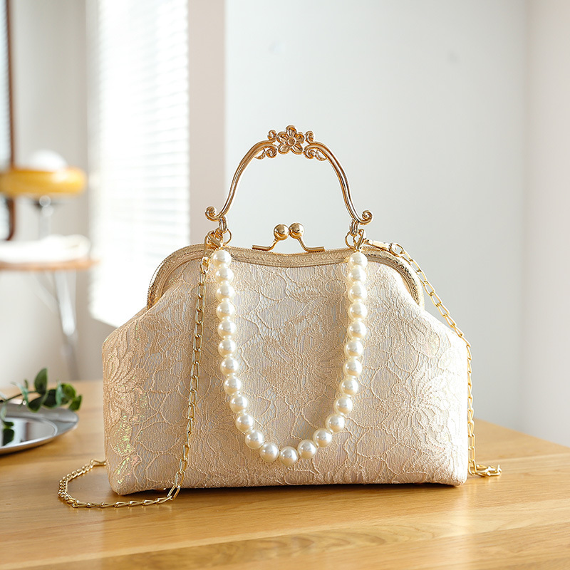 Large Capacity Lace Clip Women's Bag Handbag Shoulder Bag Cheongsam Bag High-end Gift Antique Bag Pearl Handbag Large Capacity Lace Clip Women's Bag Handbag Shoulder Bag Cheongsam Bag High-end Gift Antique Bag Pearl Handbag