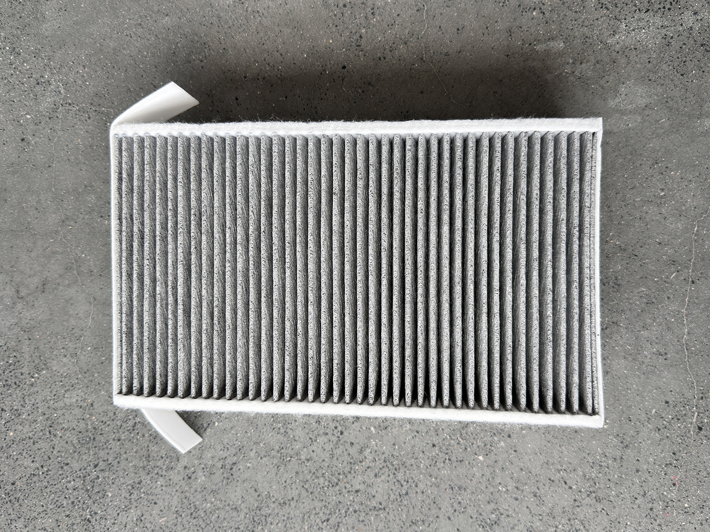 Suitable for Tesla Model 3/Re-New 3Y/Y Air Conditioning Filter Element 1813371-00-B Activated Carbon Air Conditioning Filter