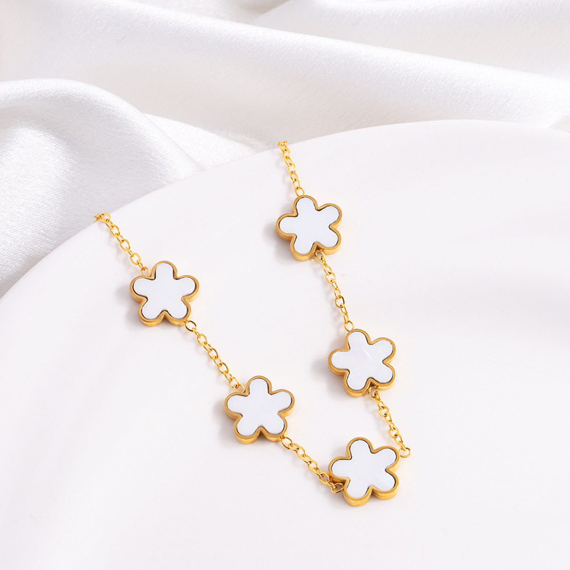Exquisite Five Petal Flower Beaded Bracelet Titanium Steel Style_voghion.com
