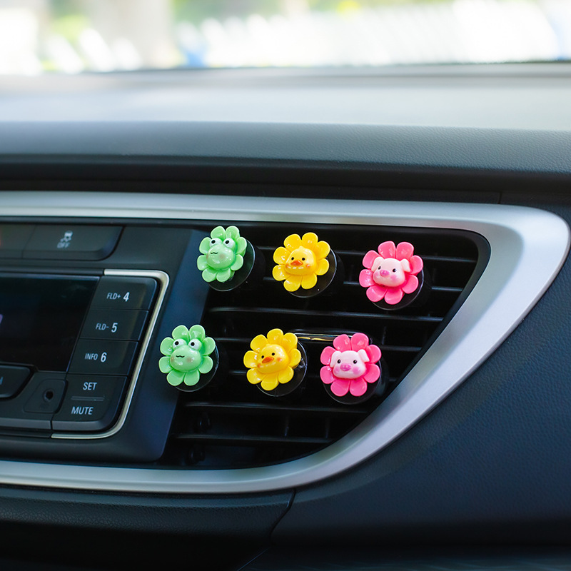 Perfume de coche, aromaterapia, lindo conejito, colgante de salida de aire acondicionado de coche, decoración de coche femenina de celebridades netas