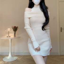 一字肩挂脖针织连衣裙女秋冬性感欲内搭打底裙修身收腰包臀短裙