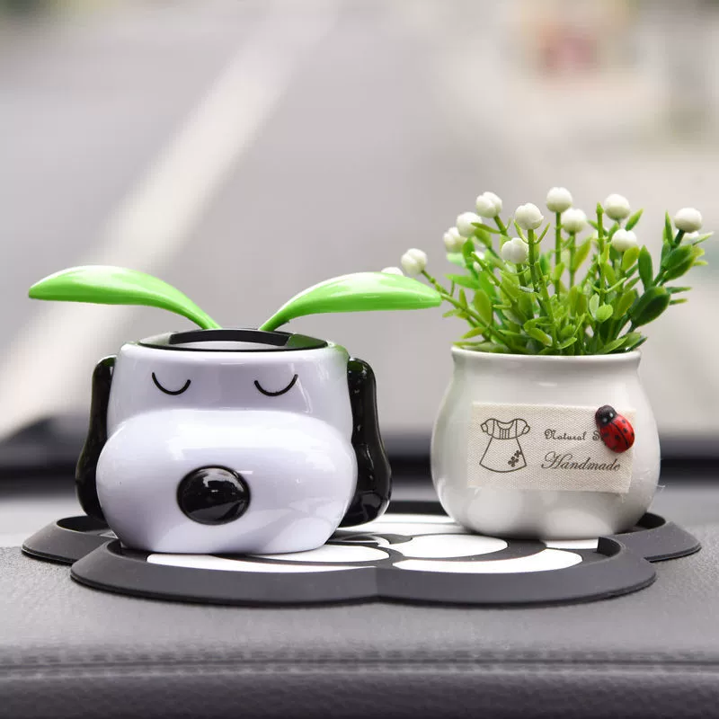 Новые солнечные Автомобильные украшения Украшение автомобиля Daquan Dog Украшение автомобиля Автомобильные ароматерапевтические украшения