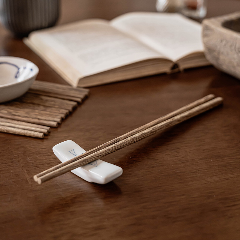 Palillos para el hogar de estilo japonés, vajilla, palillos de madera retro, palillos prácticos para restaurante, juego de 10 pares, palillos de madera maciza antideslizantes para cocina, venta al por mayor