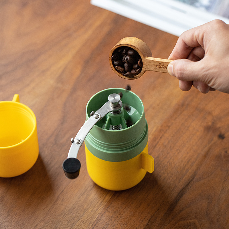 Source manufacturer new hand grinding grinding bean coffee hand coffee all -in -one coffee grinding bean machine coffee pot