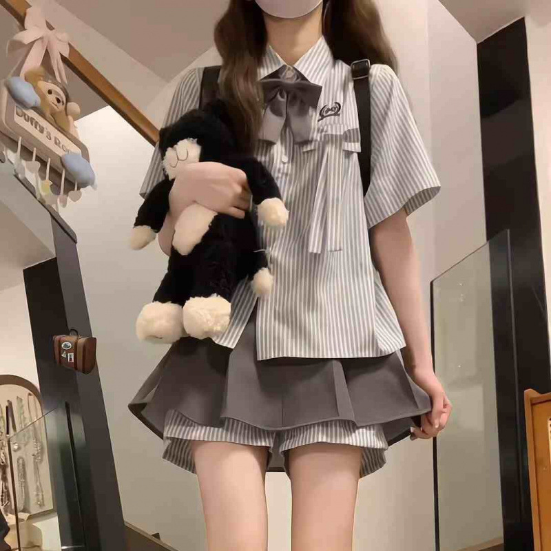 韓国 JK 制服カレッジスタイルショートスカートスーツ女性の夏の小さなストライプ半袖シャツとスカートの 2 点セット|undefined