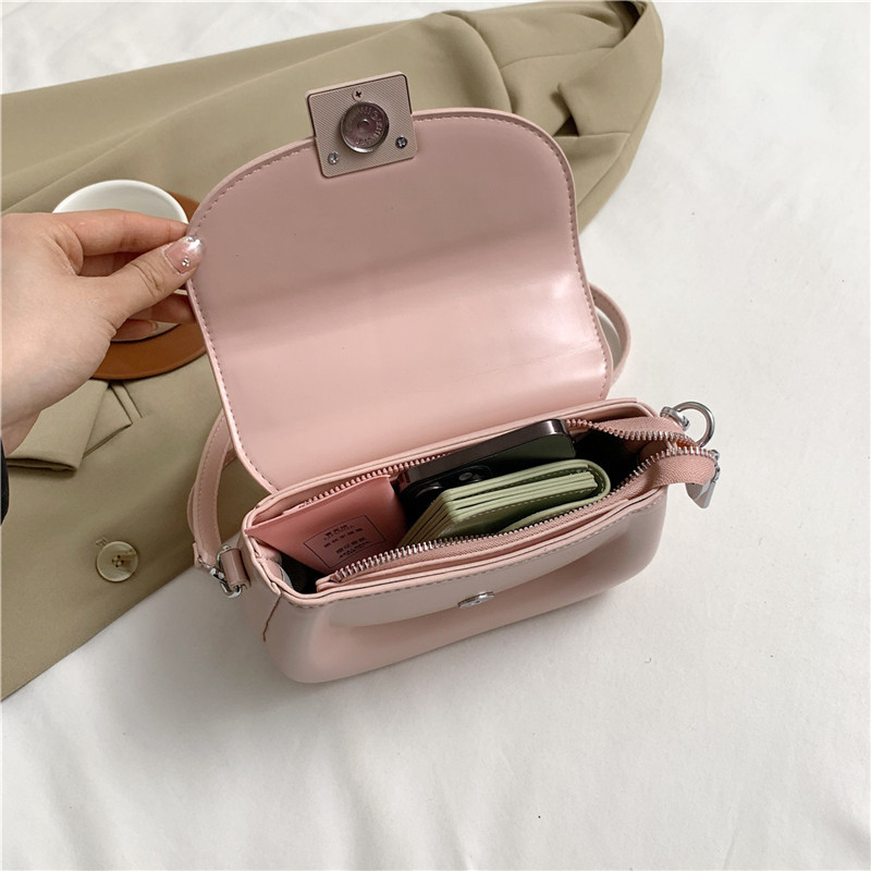 Bolso bolso femenino 2024 nuevo estilo de alta gama nicho bolso de hombro simple estampado retro bolso de silla de mensajero de todo fósforo